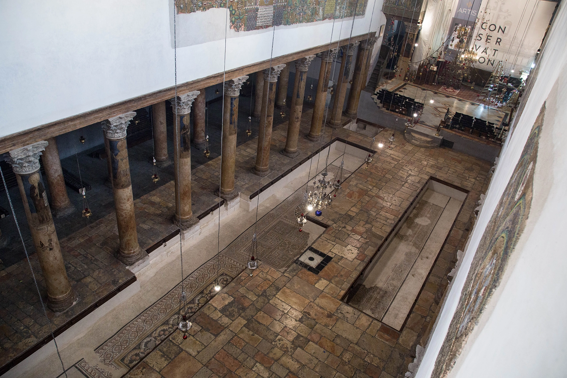 Lavori di restauro alla Basilica della Natività di Betlemme