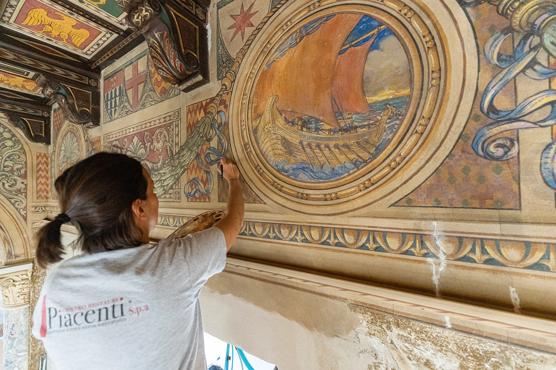 Lavori di restauro degli apparati decorativi di Villa Oliviero a Massa